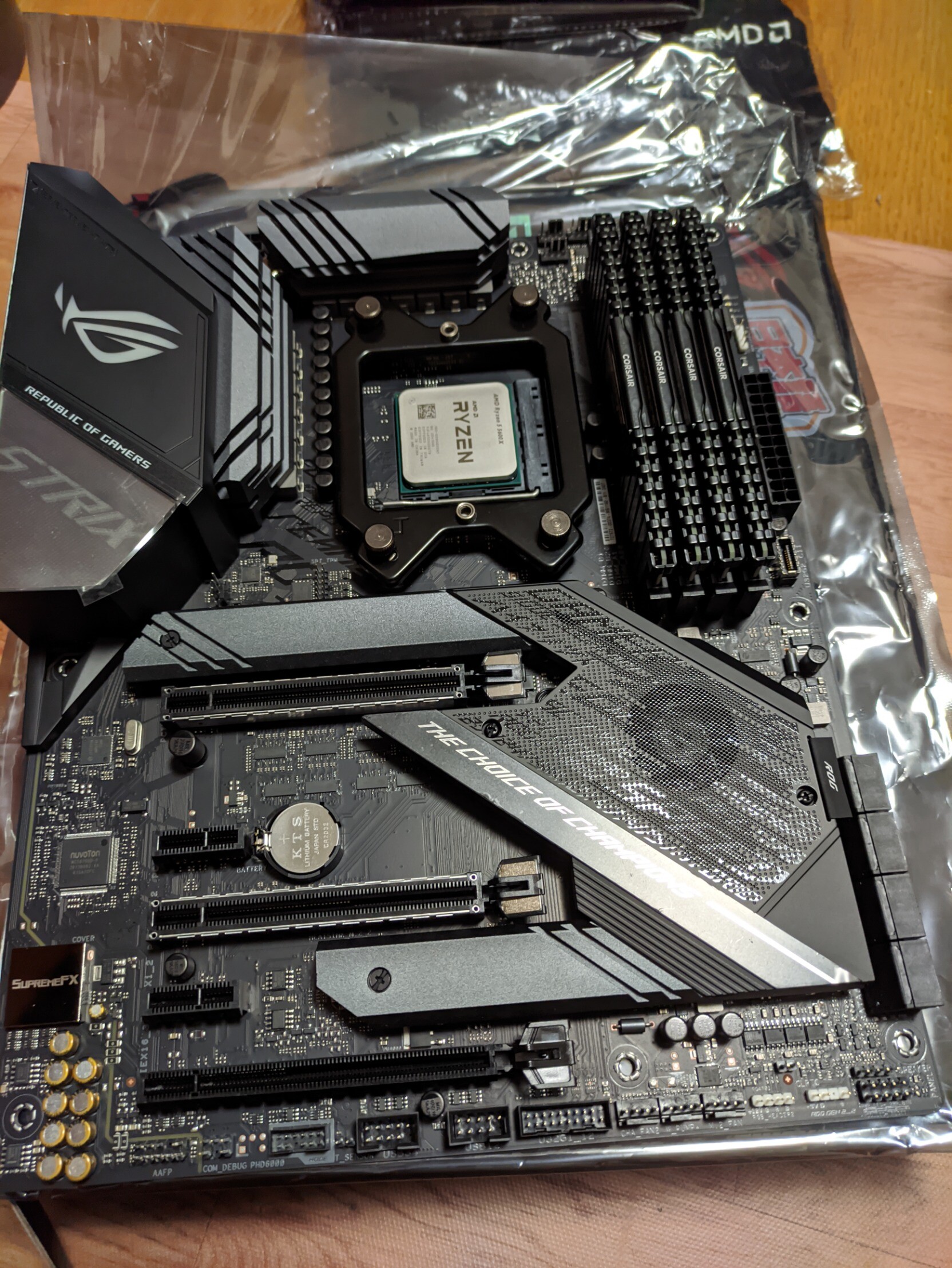 ROG Strix X570-F Gaming を買った